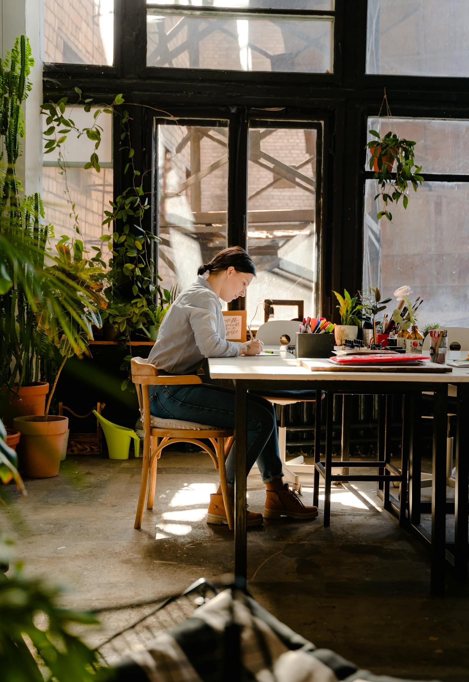 How to Pick a Profitable Niche as a Mom (Worksheet Inside)