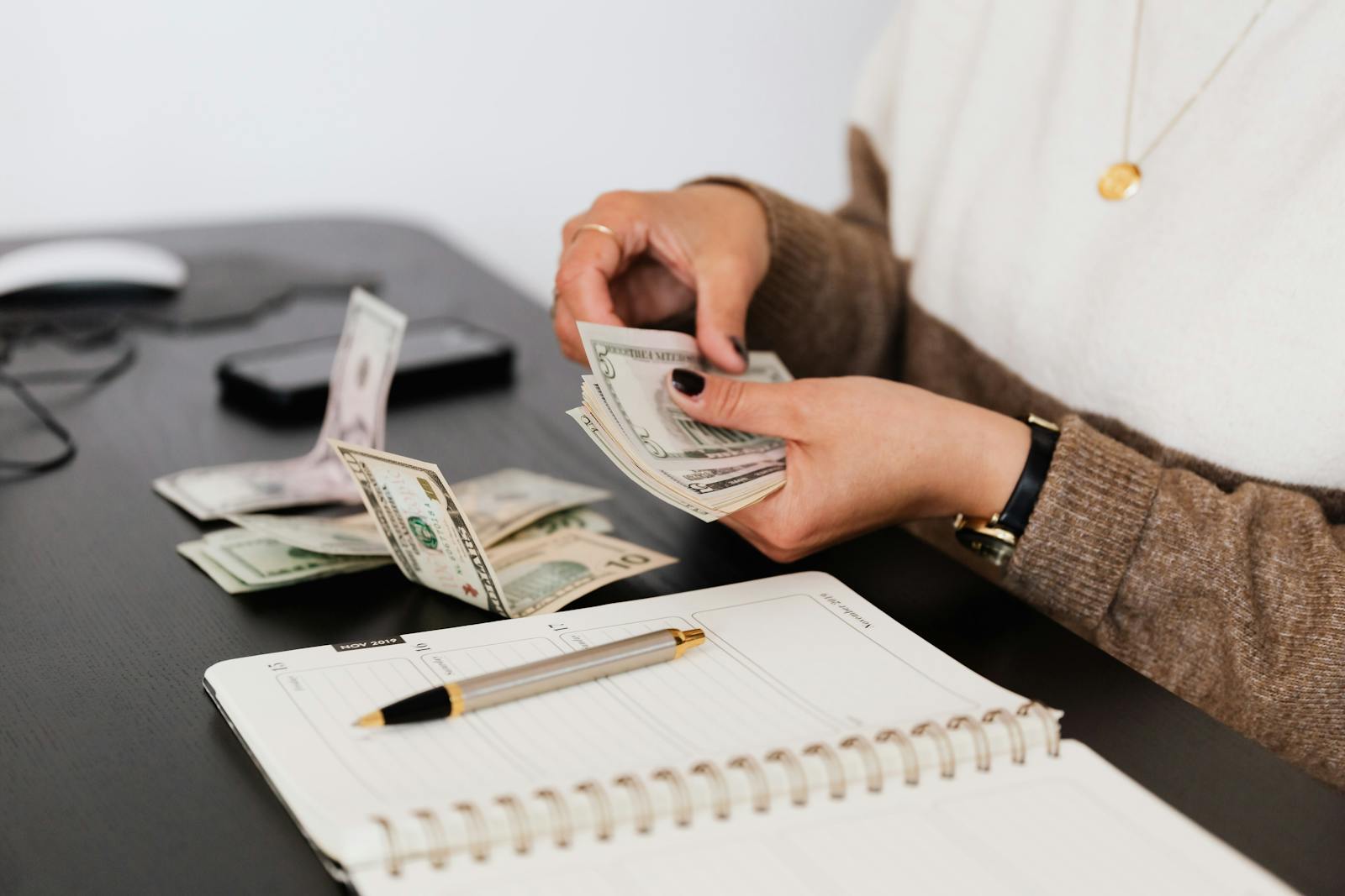 How to Earn Your First $100 in Affiliate Commissions